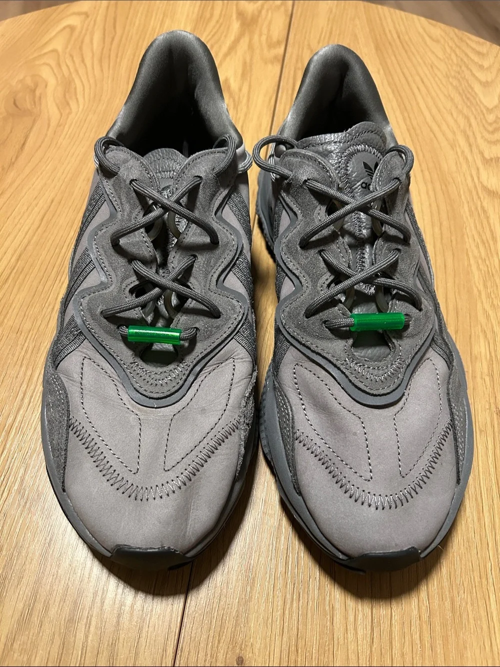 Adidas Oswego Men’s Gray Sneakers with Green Accents